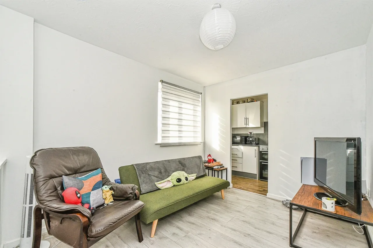 Carman Close, Swindon, SN3, photo 12