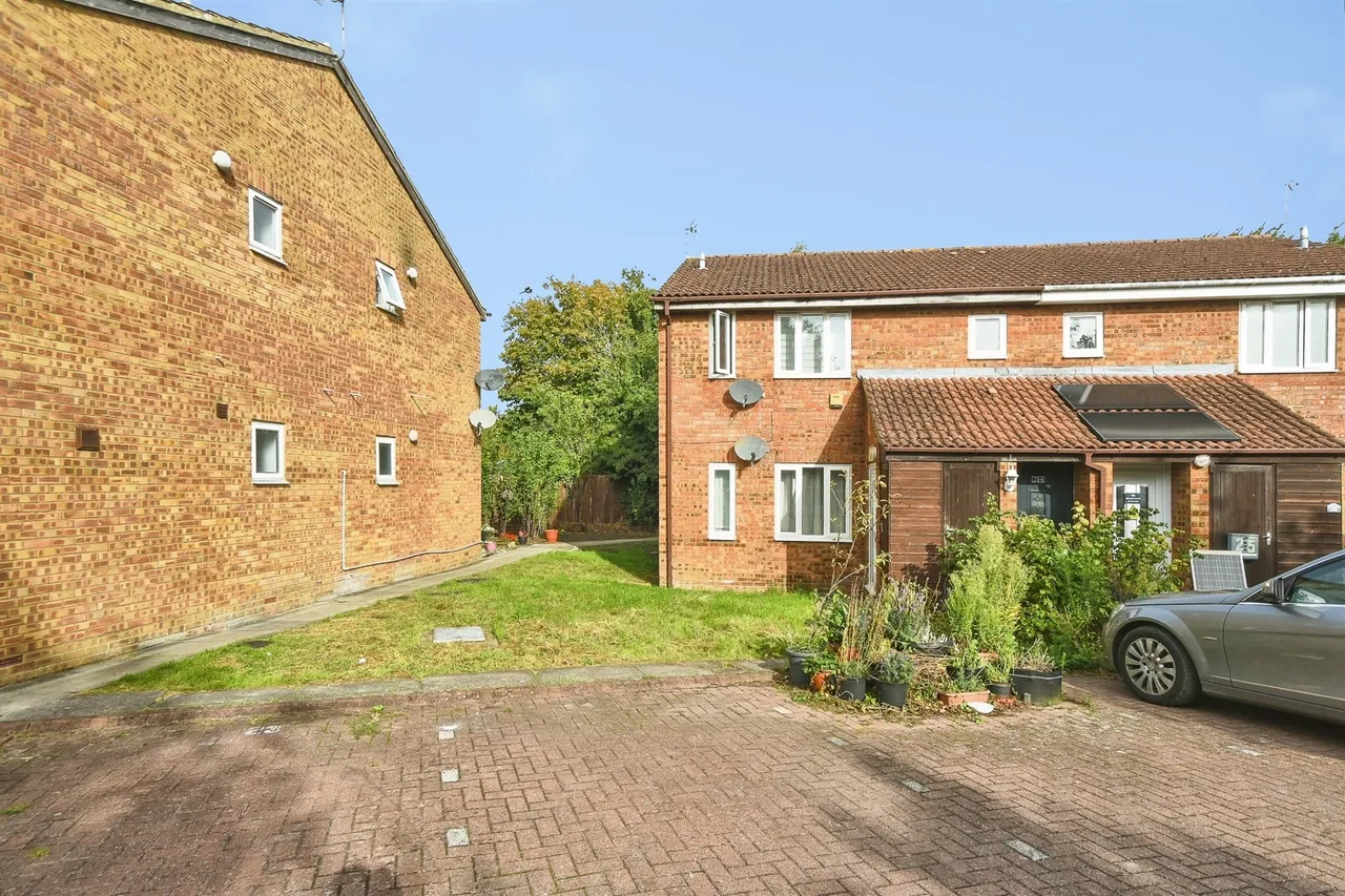 Carman Close, Swindon, SN3, photo 3