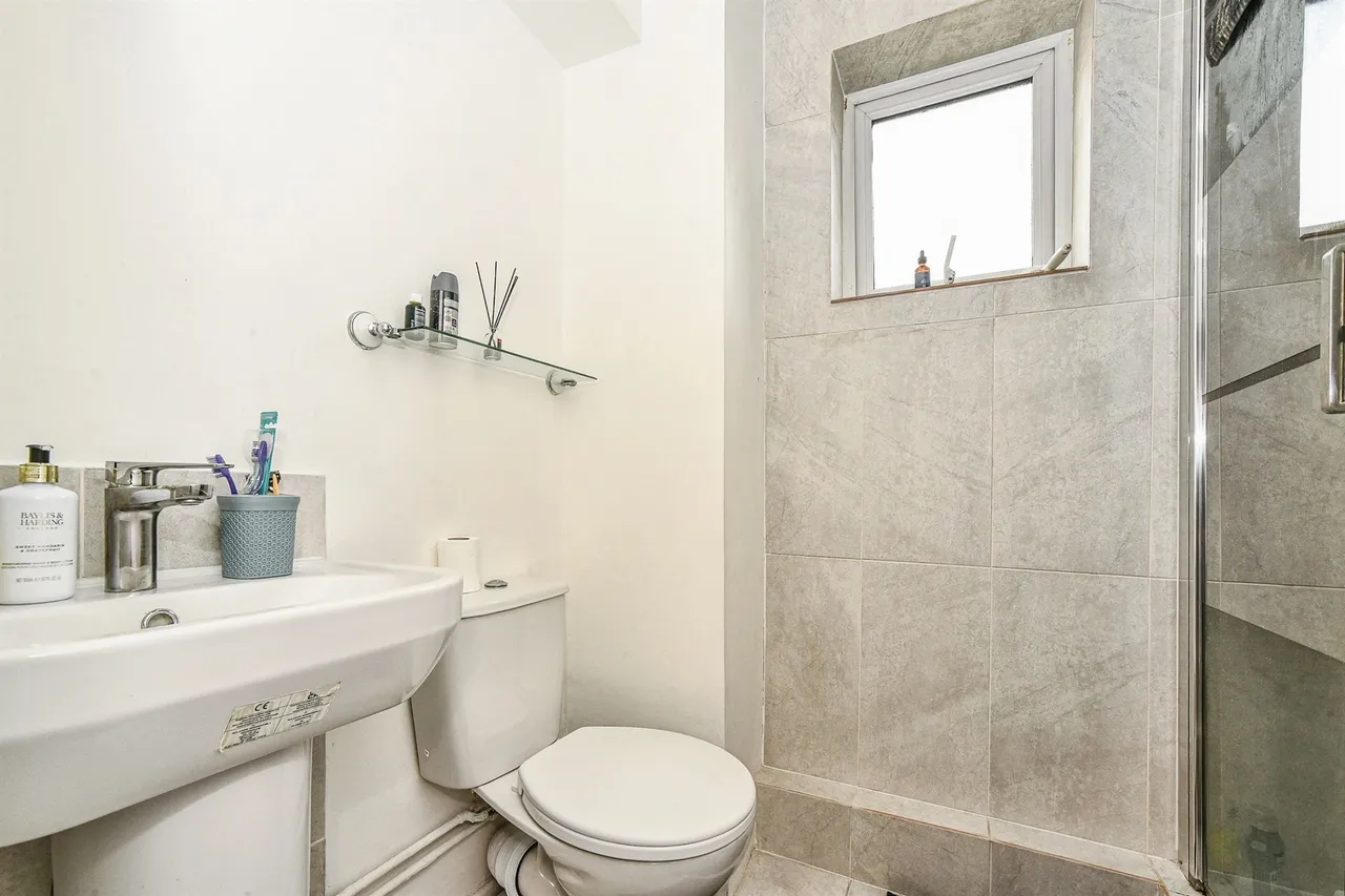 Carman Close, Swindon, SN3, photo 6