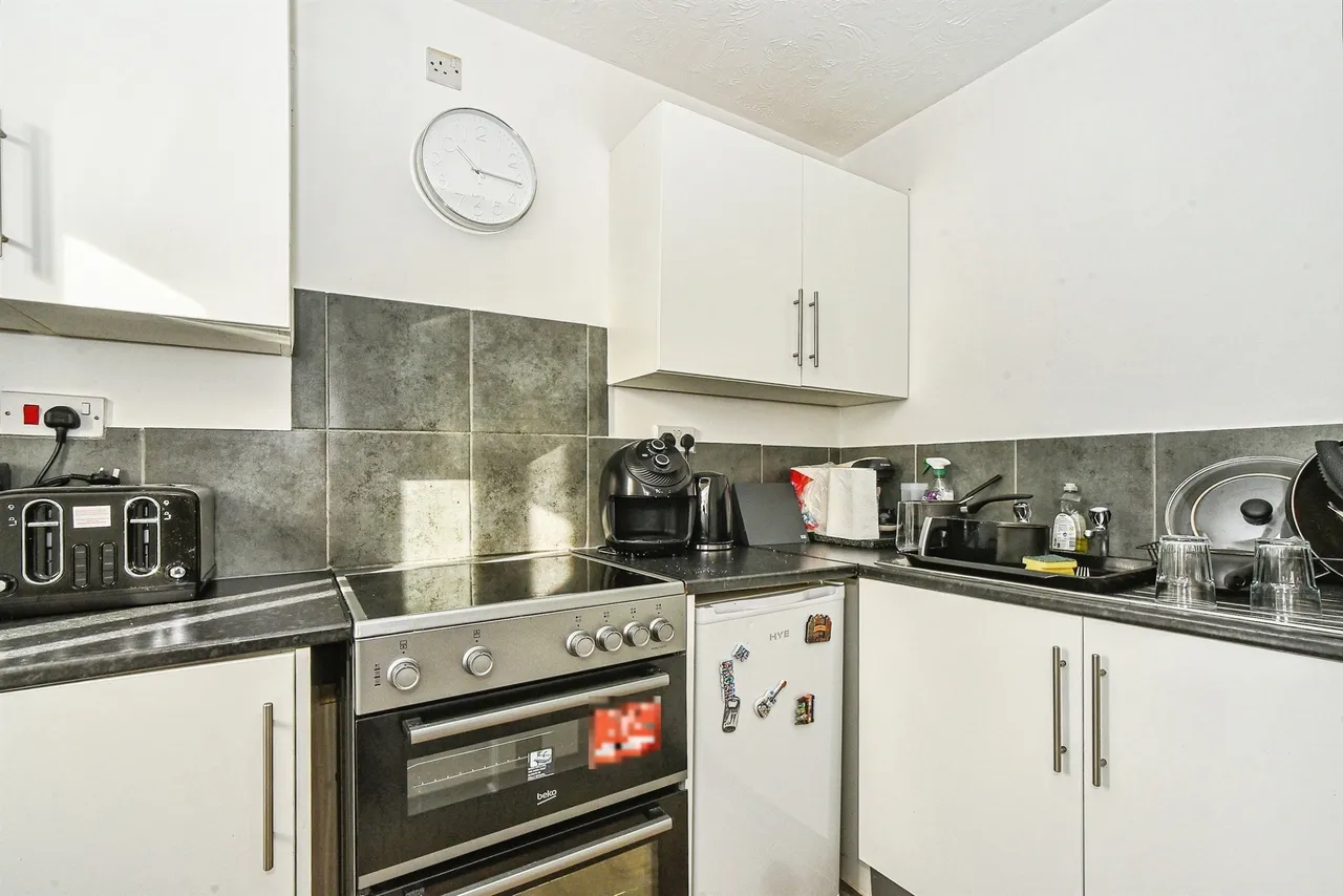 Carman Close, Swindon, SN3, photo 14