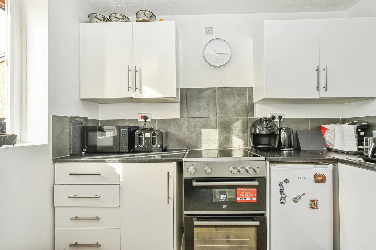 Carman Close, Swindon, SN3, photo 13