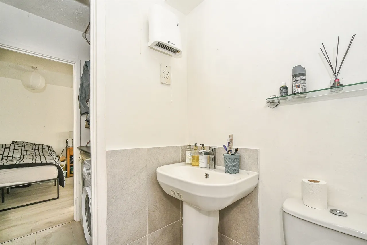 Carman Close, Swindon, SN3, photo 9