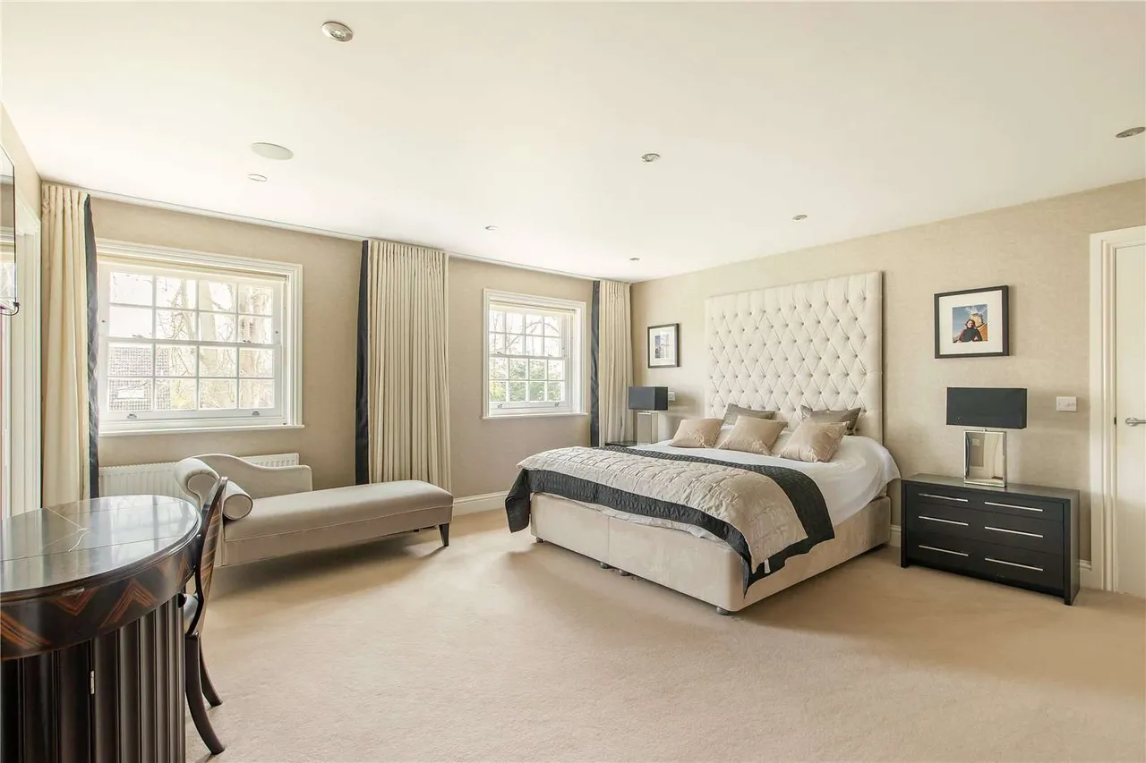 Trinity Lane, Great Shelford, Cambridgeshire, CB22 5FE, photo 12