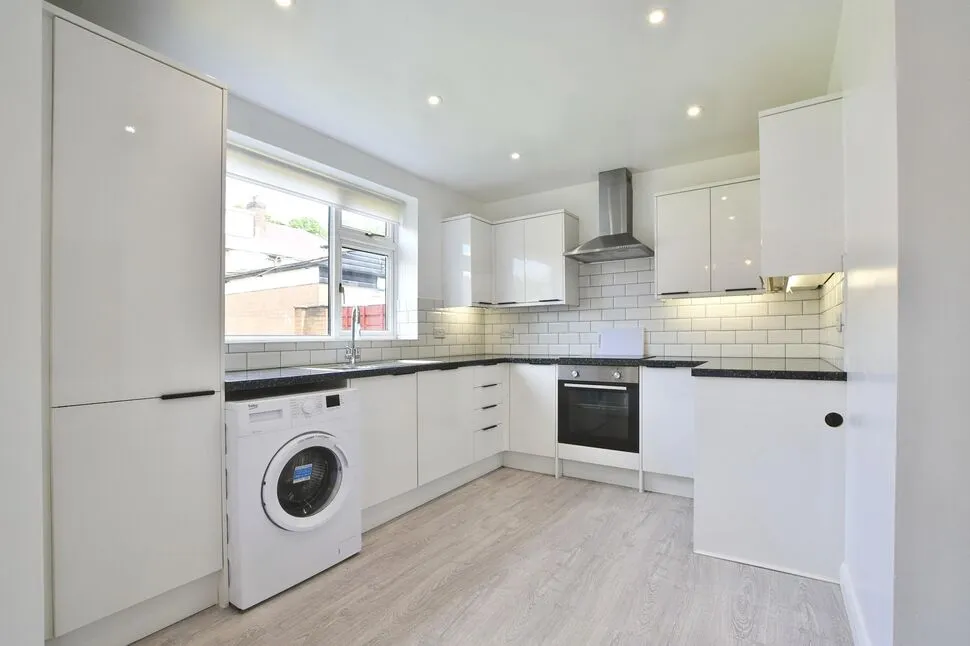 Downs Drive, Timperley, Altrincham, WA14, photo 4