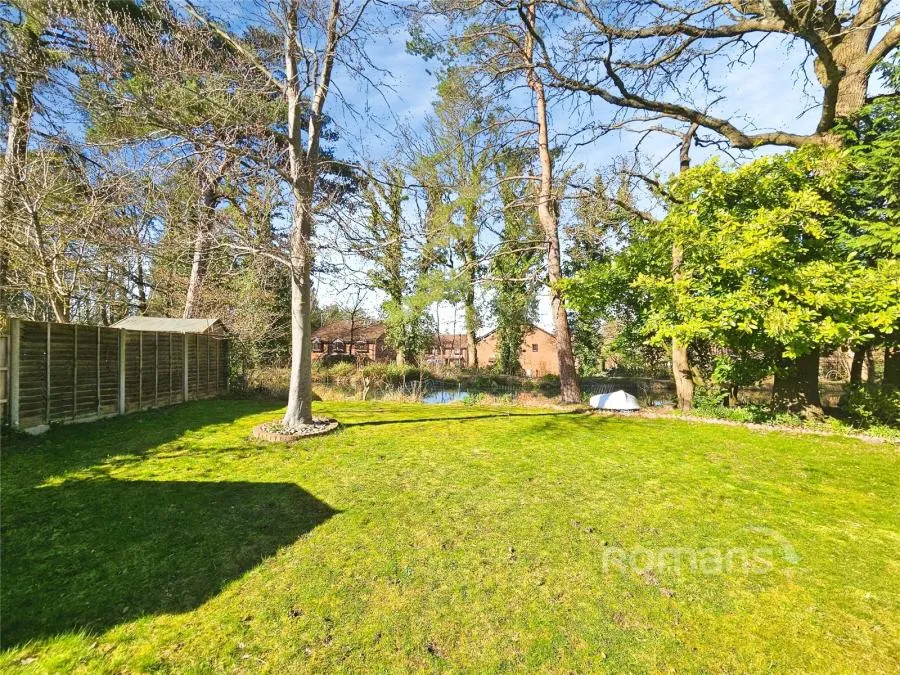 Fir Tree Way, Fleet, GU52, photo 17