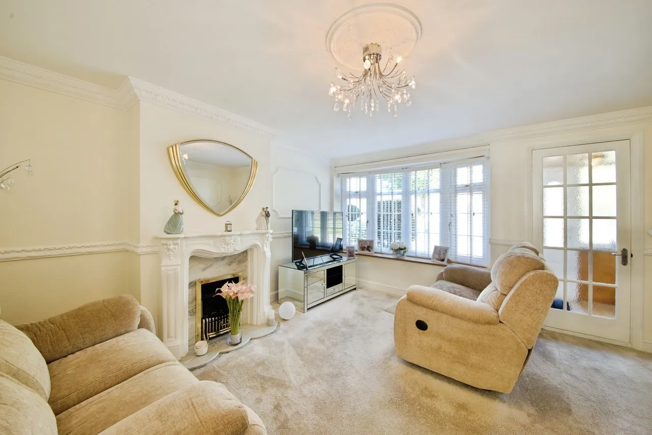 Shepherds Close, ROMFORD, Essex, RM6, photo 11