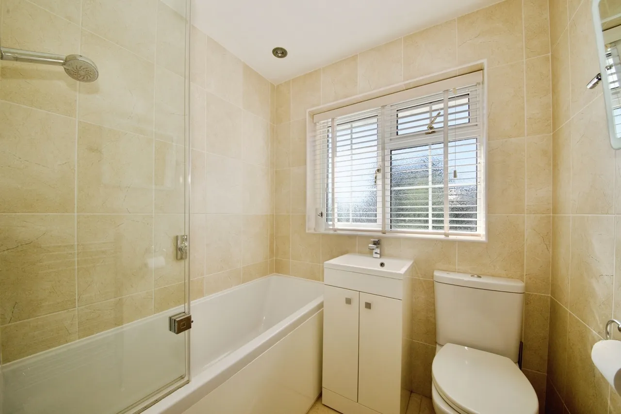Shepherds Close, ROMFORD, Essex, RM6, photo 18