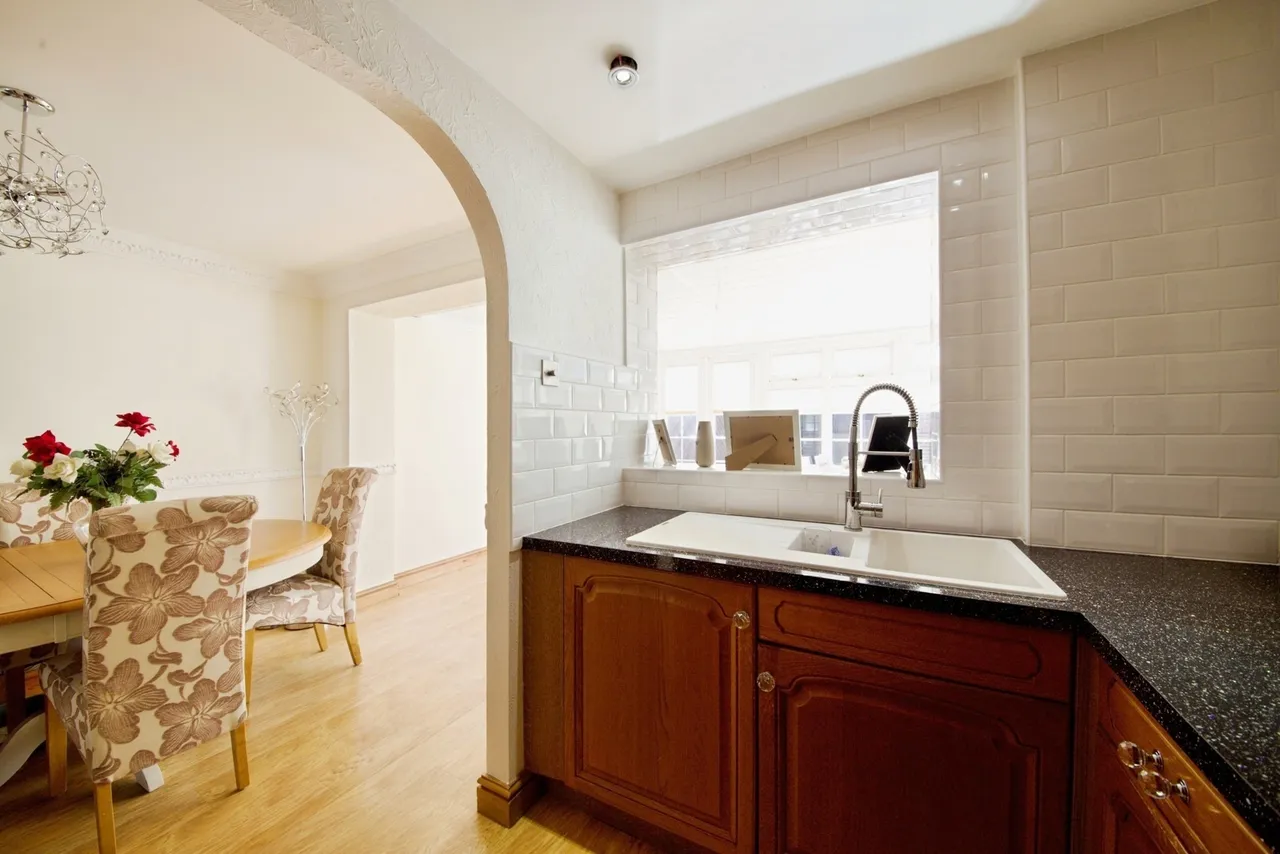 Shepherds Close, ROMFORD, Essex, RM6, photo 6