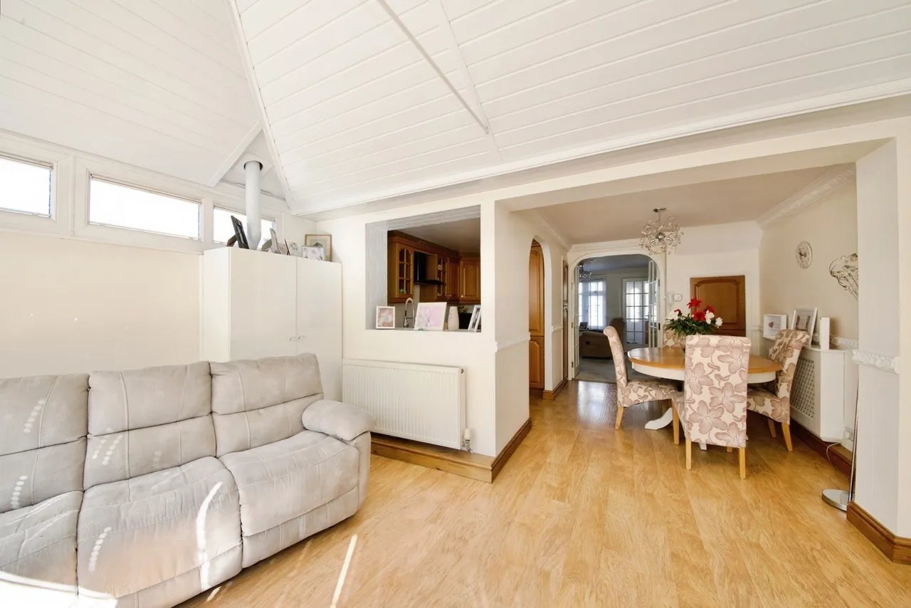 Shepherds Close, ROMFORD, Essex, RM6, photo 10