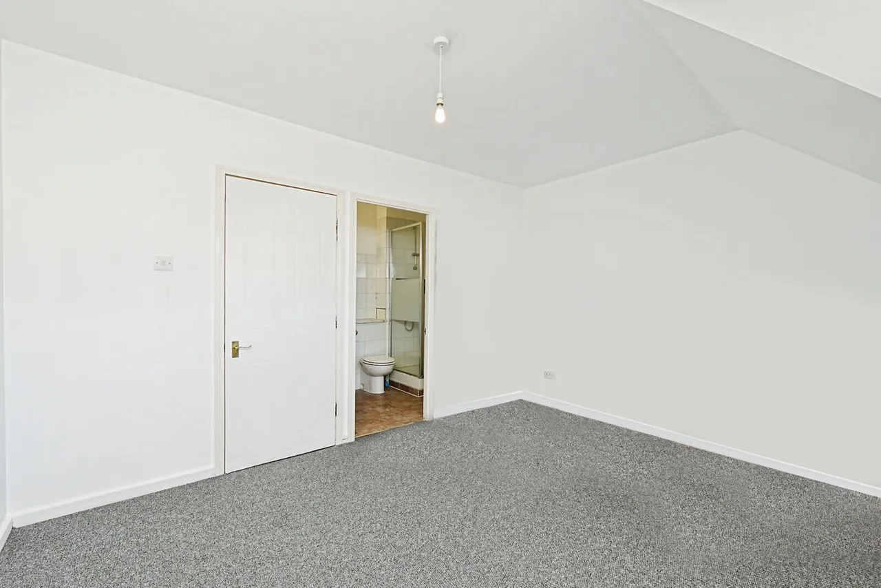 Burleigh Walk, London, SE6, photo 5