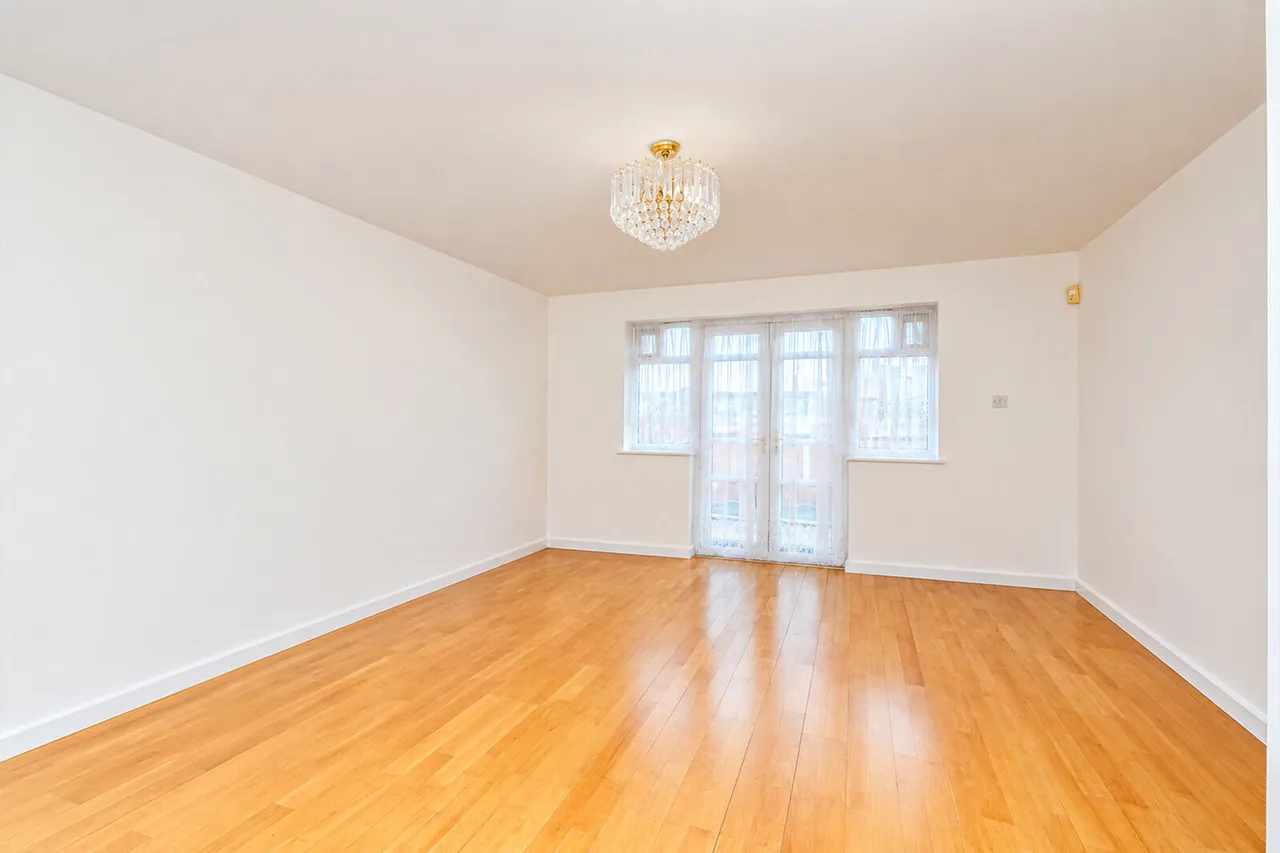 Burleigh Walk, London, SE6, photo 2