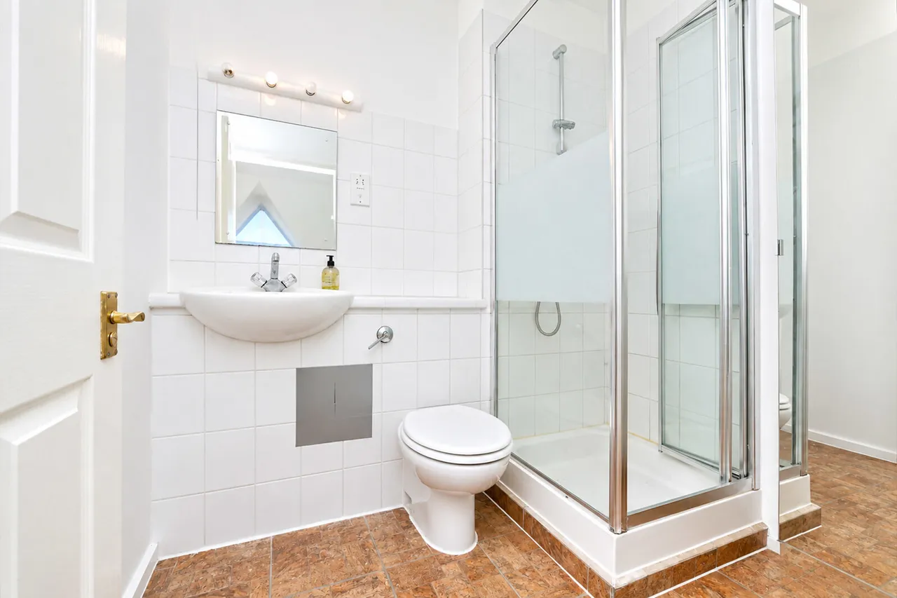 Burleigh Walk, London, SE6, photo 12