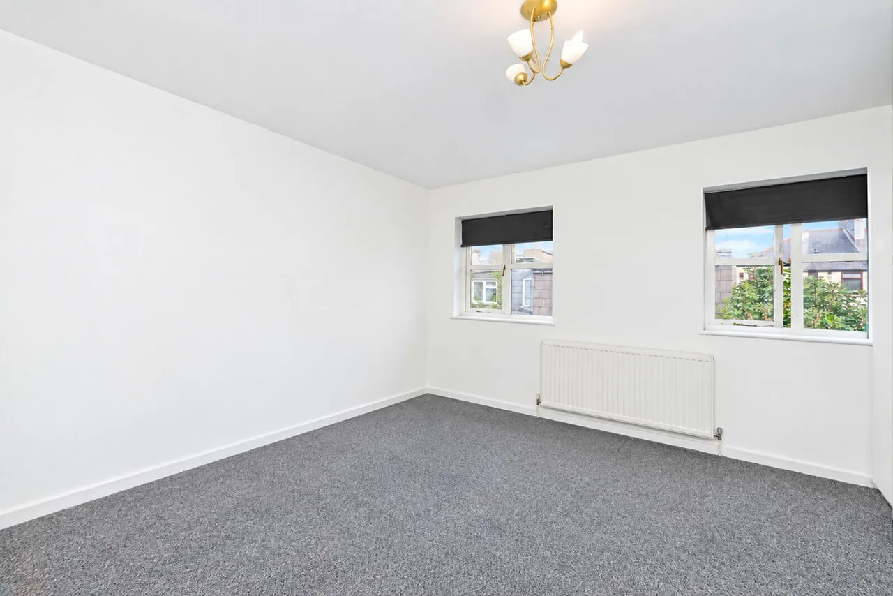 Burleigh Walk, London, SE6, photo 8