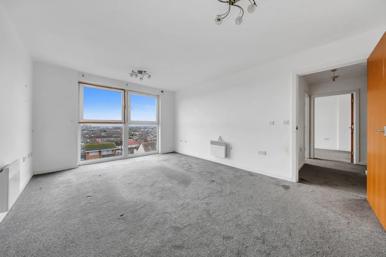 Flat 52, Regal House, Royal Crescent, Ilford, Essex, IG2 7JY, photo 4