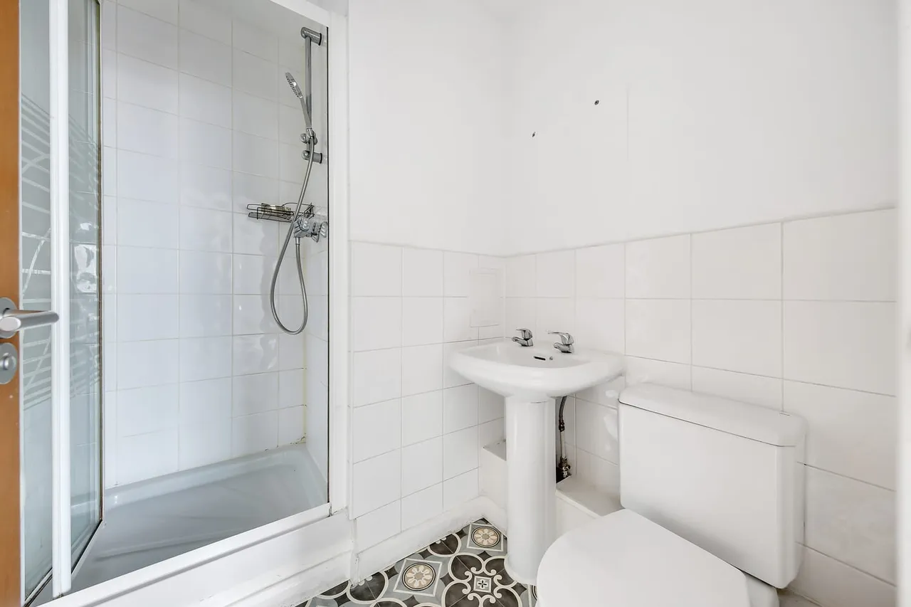 Flat 52, Regal House, Royal Crescent, Ilford, Essex, IG2 7JY, photo 9