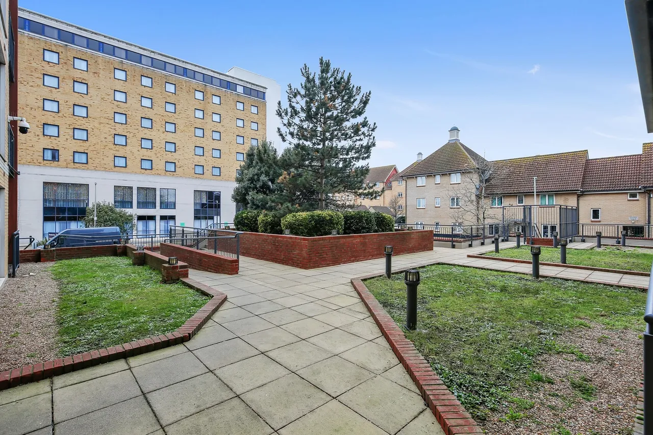 Flat 52, Regal House, Royal Crescent, Ilford, Essex, IG2 7JY, photo 13
