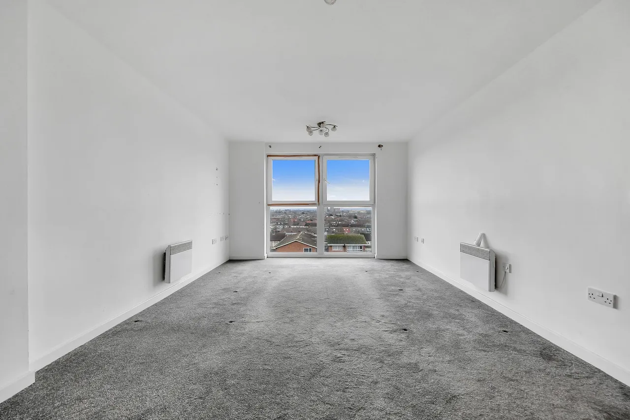 Flat 52, Regal House, Royal Crescent, Ilford, Essex, IG2 7JY, photo 2