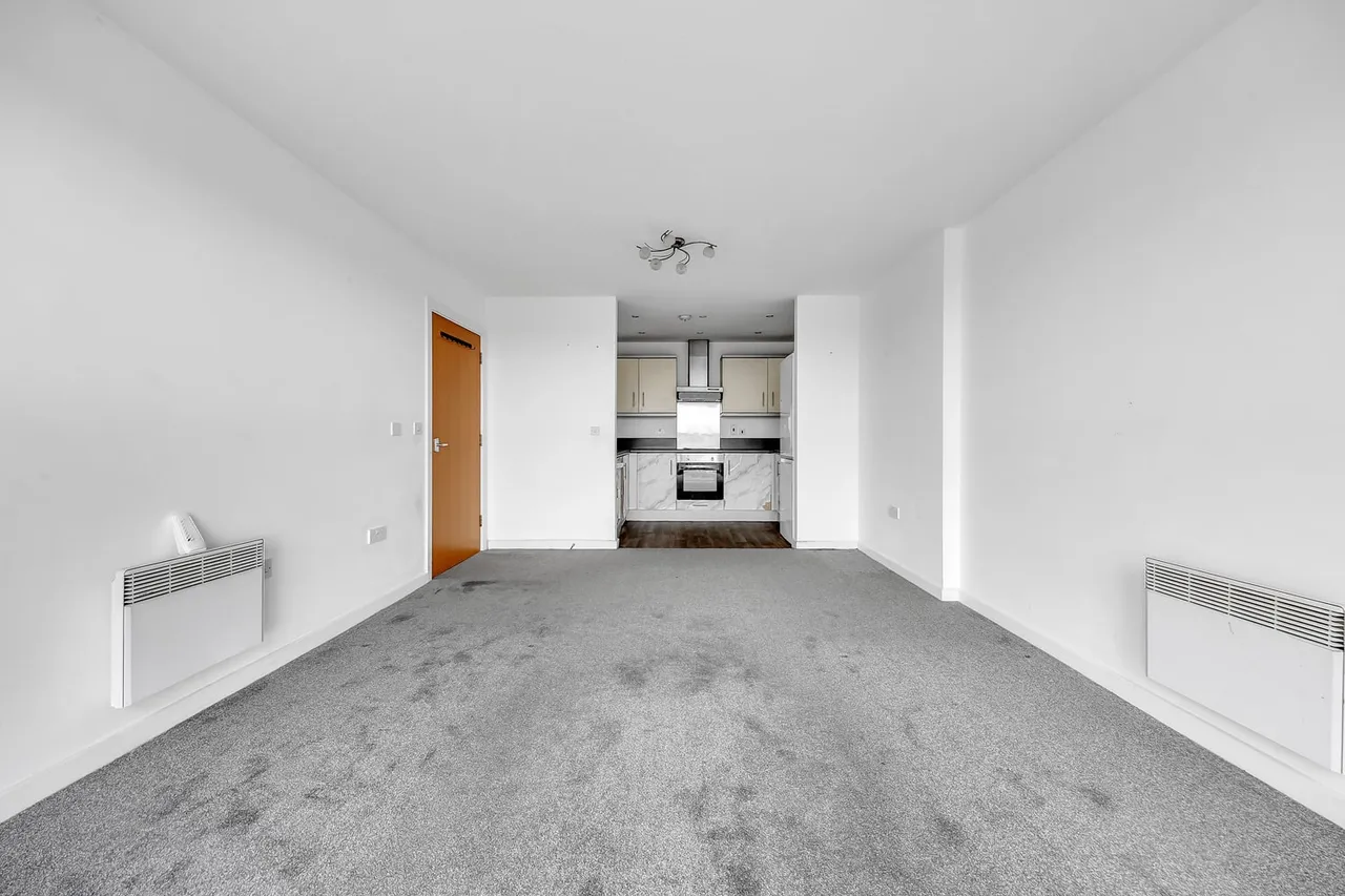 Flat 52, Regal House, Royal Crescent, Ilford, Essex, IG2 7JY, photo 5