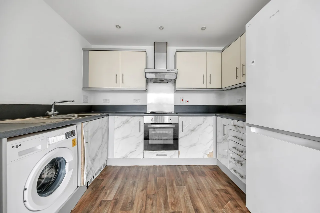 Flat 52, Regal House, Royal Crescent, Ilford, Essex, IG2 7JY, photo 6
