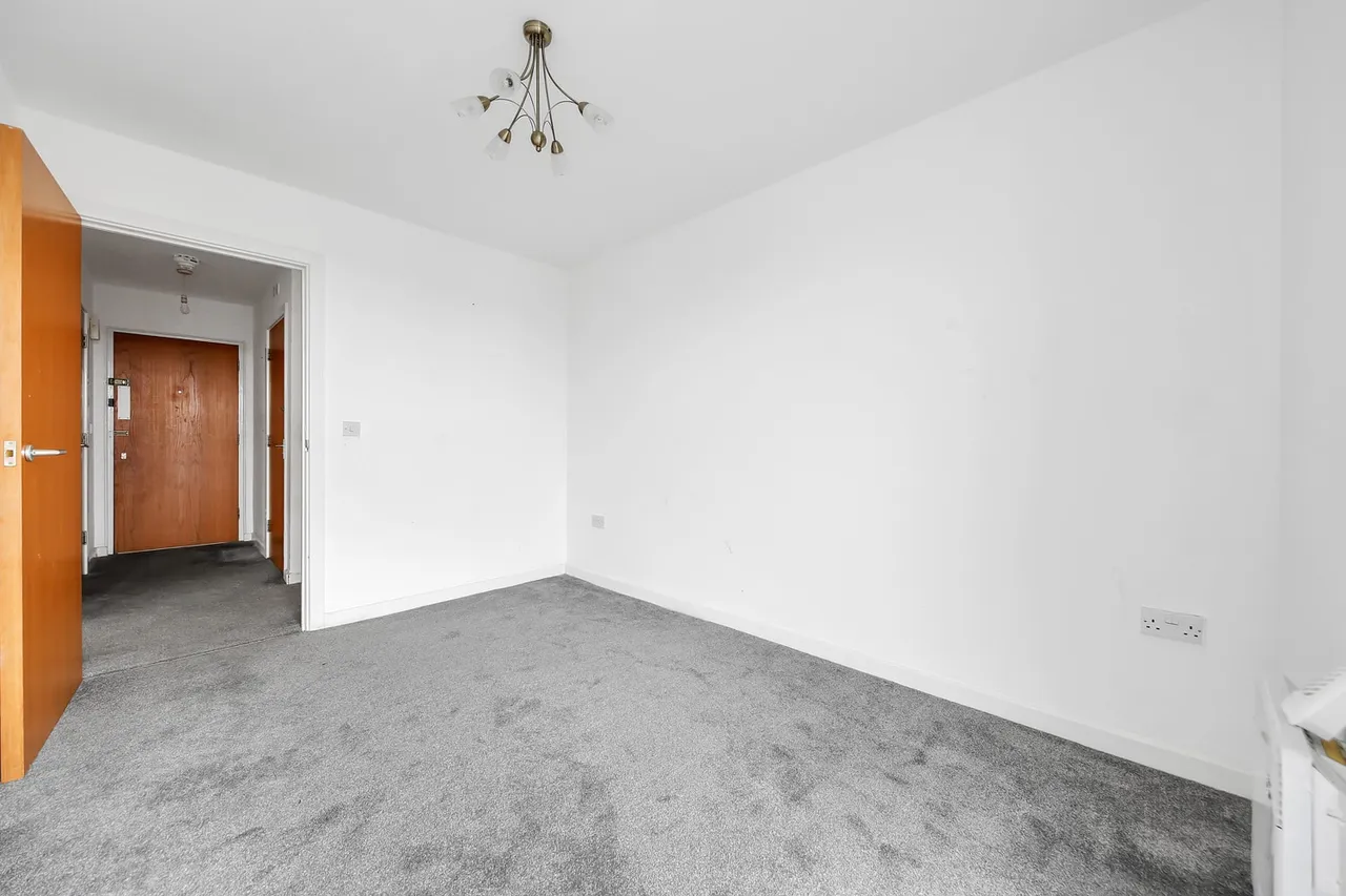 Flat 52, Regal House, Royal Crescent, Ilford, Essex, IG2 7JY, photo 11