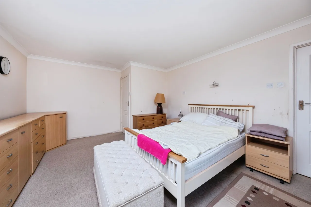 Badgers Way, BUCKINGHAM, photo 11