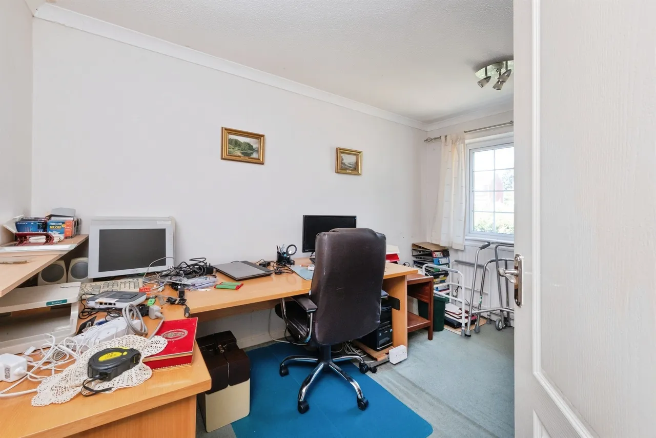 Badgers Way, BUCKINGHAM, photo 8