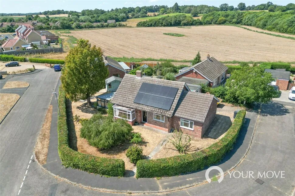 2 bed house for sale — Lewis Close, Ditchingham, Norfolk, NR35