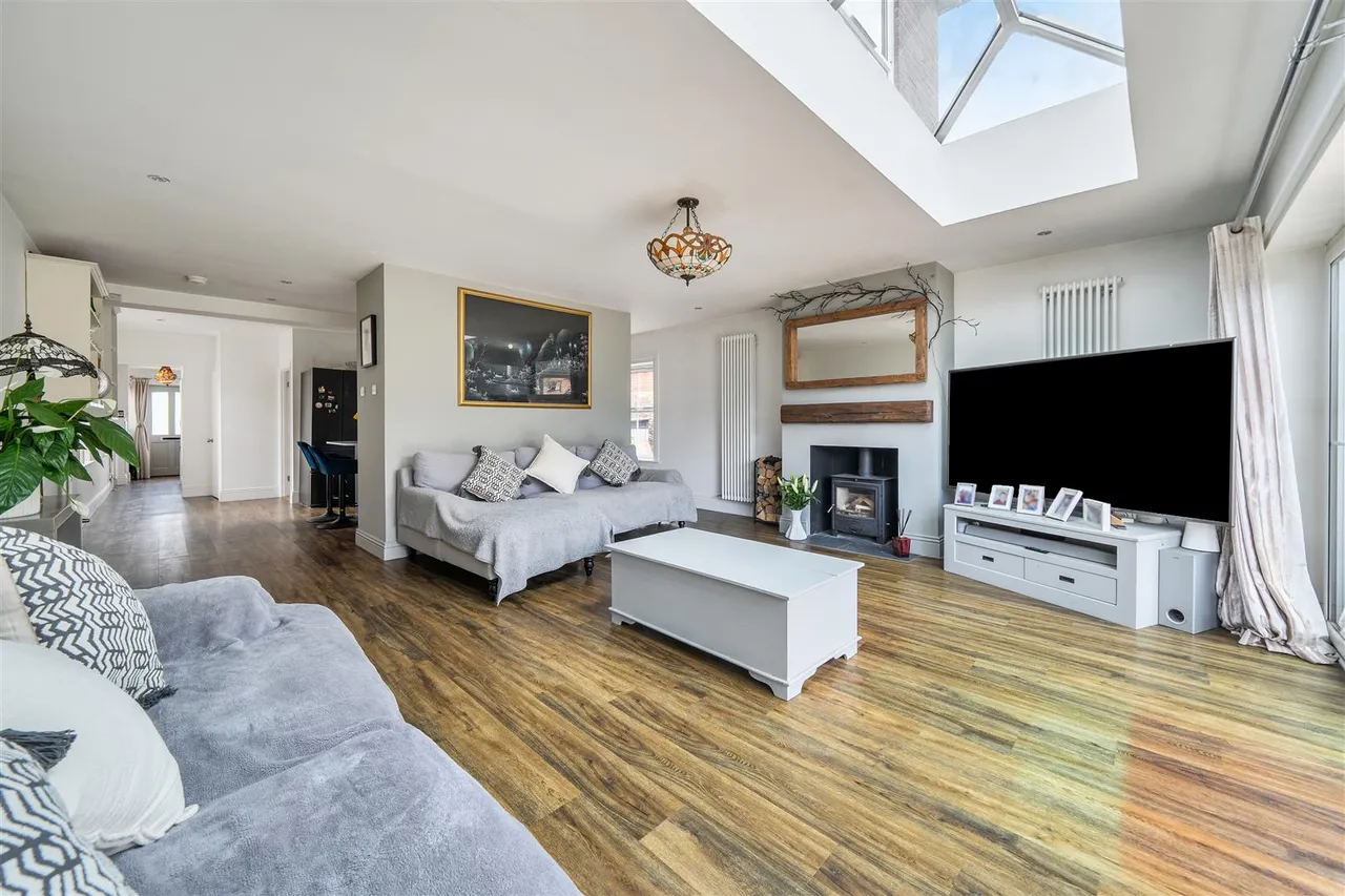 Brook Lane, Sarisbury Green, Southampton, photo 3