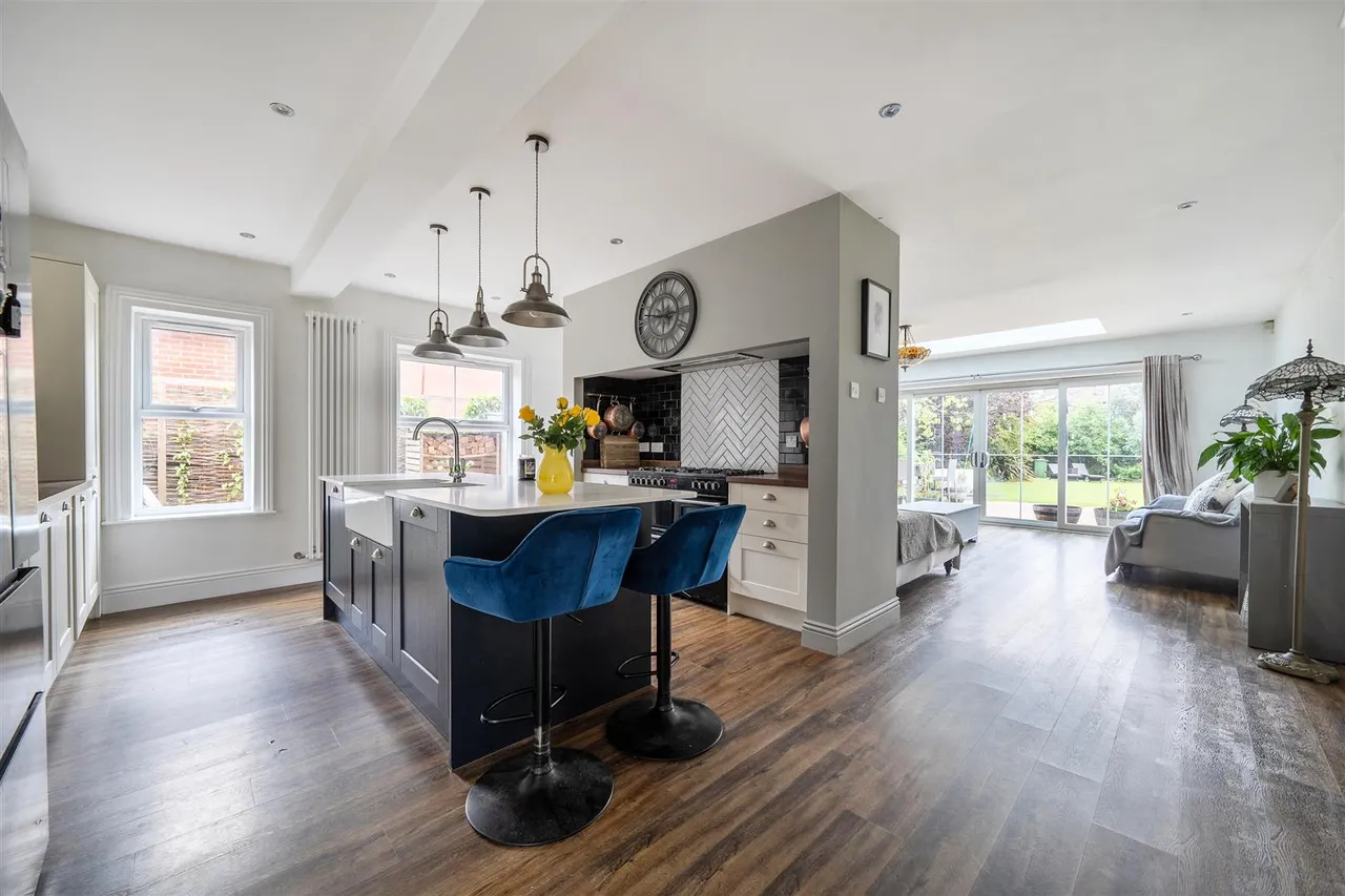 Brook Lane, Sarisbury Green, Southampton, photo 5