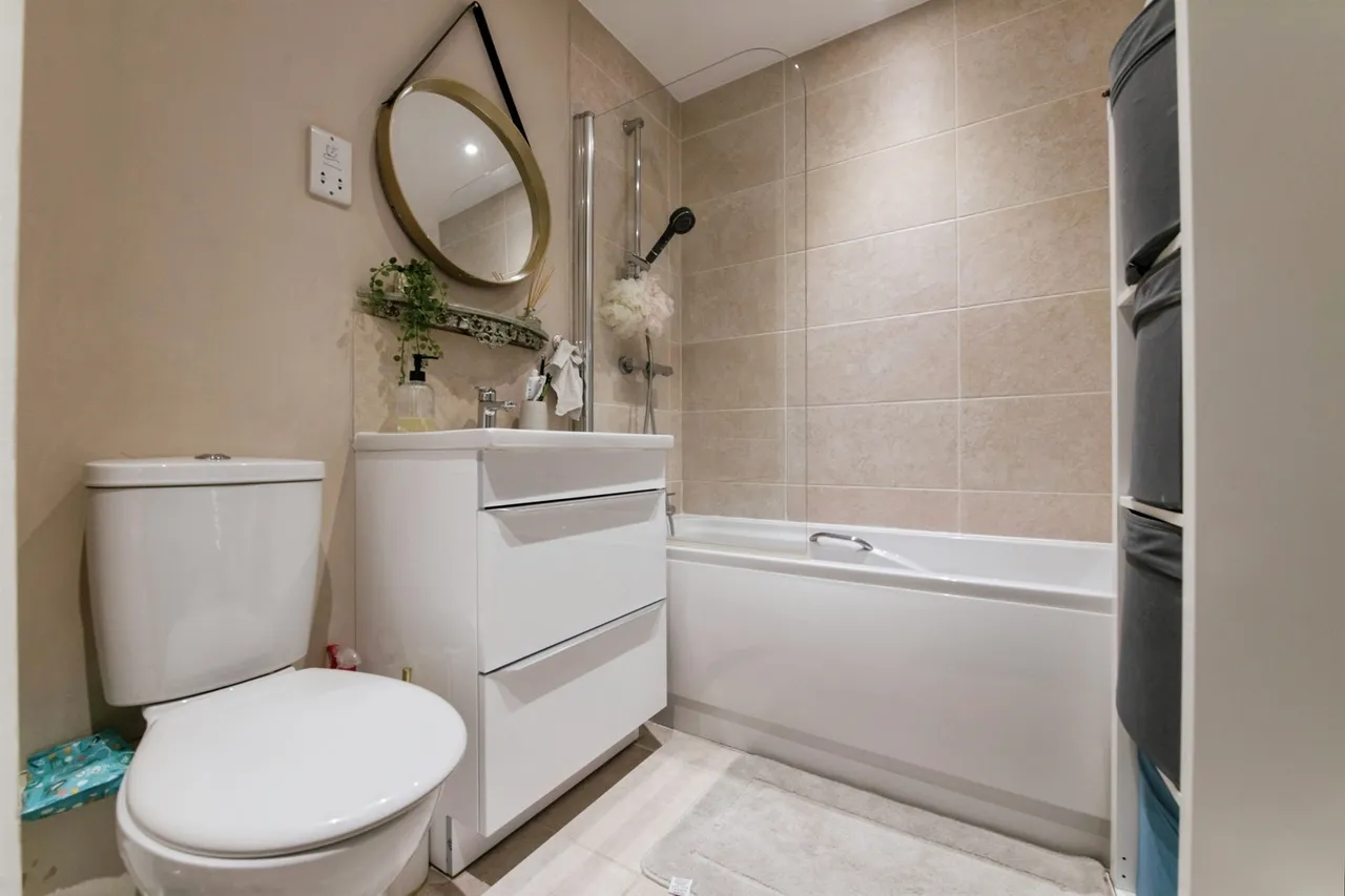 Mitchell Gardens, Axminster, EX13, photo 9
