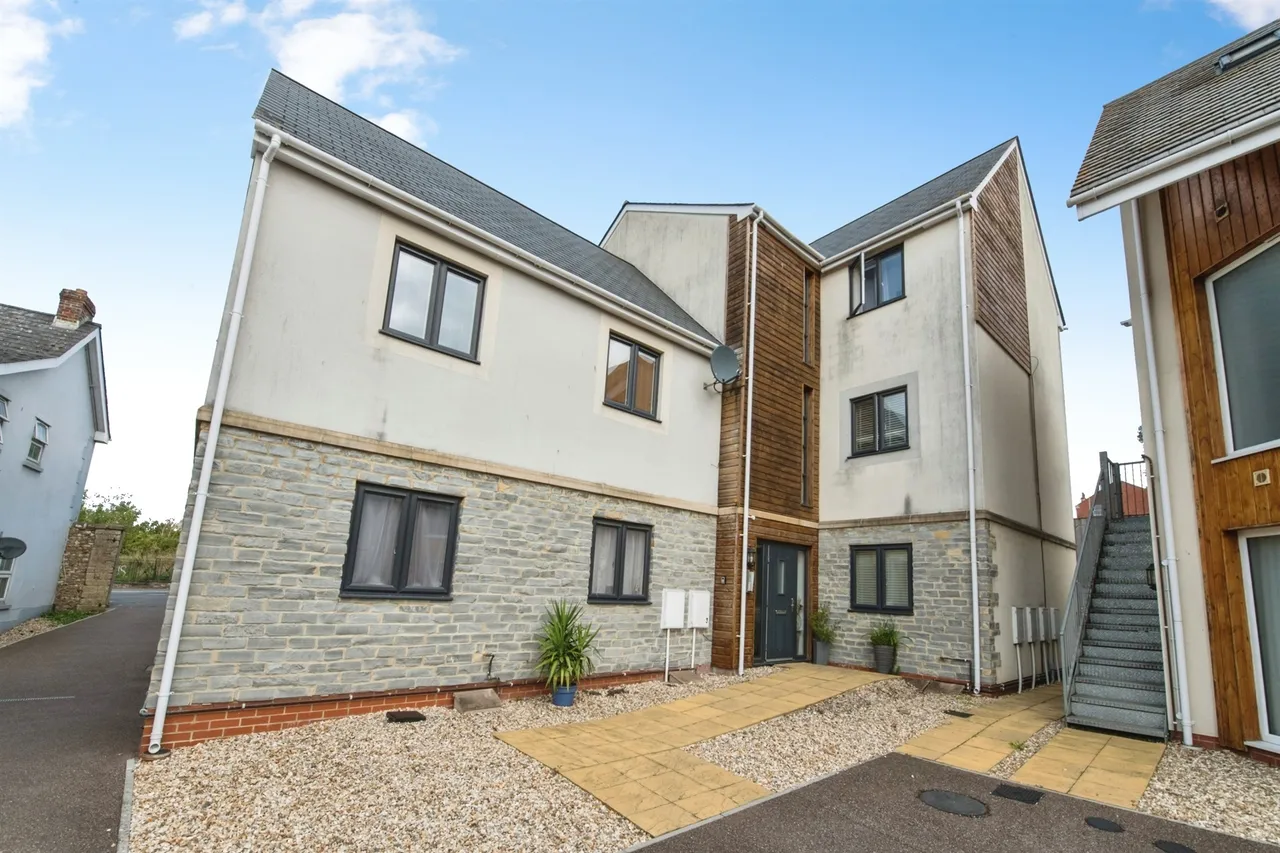 2 bed flat for sale, Mitchell Gardens, Axminster, EX13