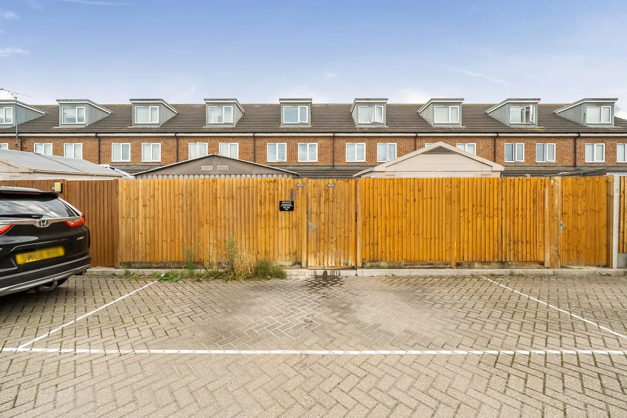 Livingstone Road, ME7, photo 19