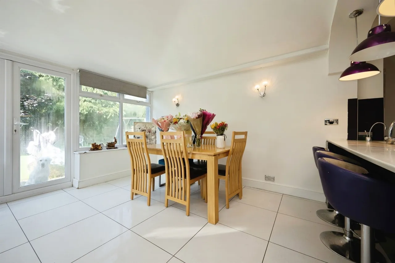 Russell Avenue, Aylesbury, photo 8