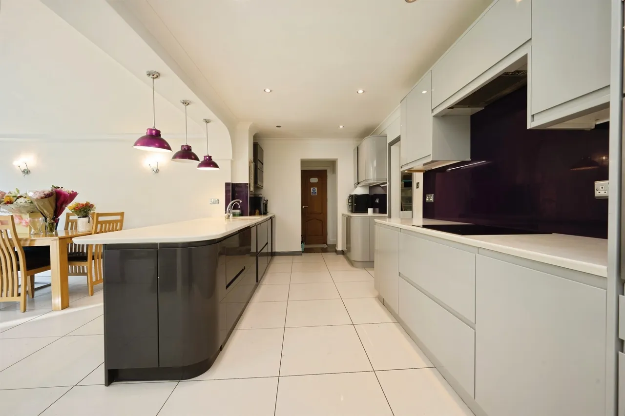 Russell Avenue, Aylesbury, photo 10