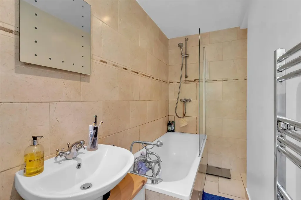 Croft Road, Godalming, GU7, photo 9