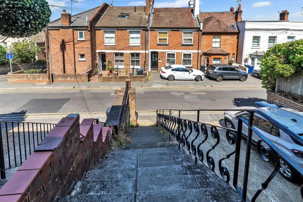 Croft Road, Godalming, GU7, photo 13