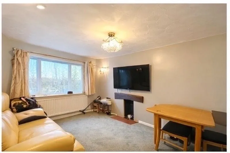 Devon Road, Luton LU2 0RL, photo 3