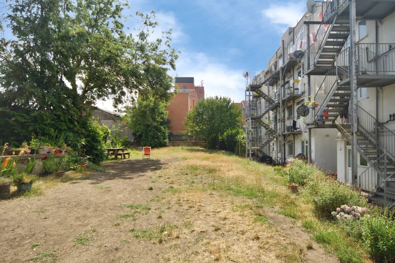 Wood Street, London, E17, photo 10