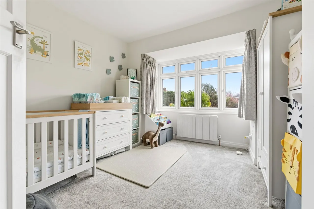 Lyndhurst Avenue, Sunbury, TW16 6QY, photo 8