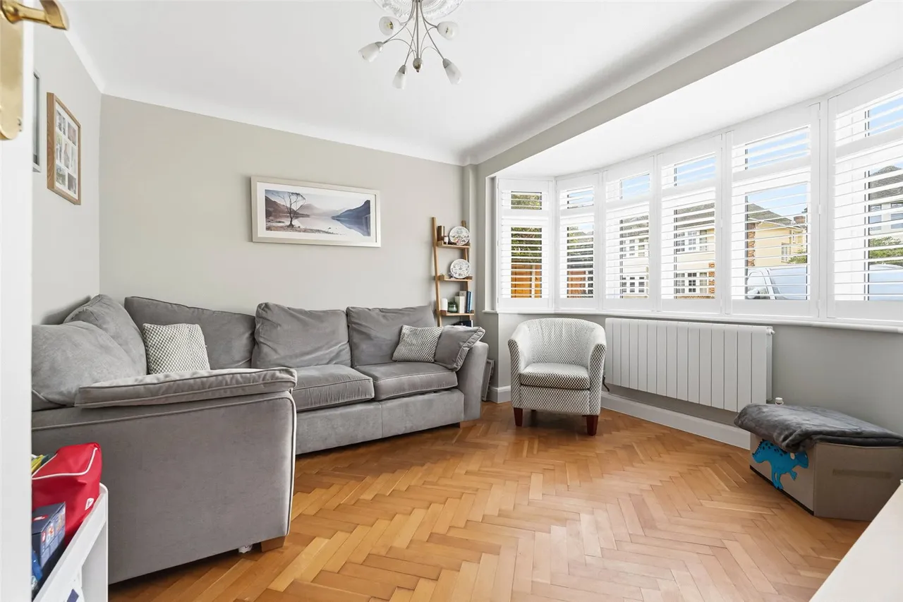 Lyndhurst Avenue, Sunbury, TW16 6QY, photo 3