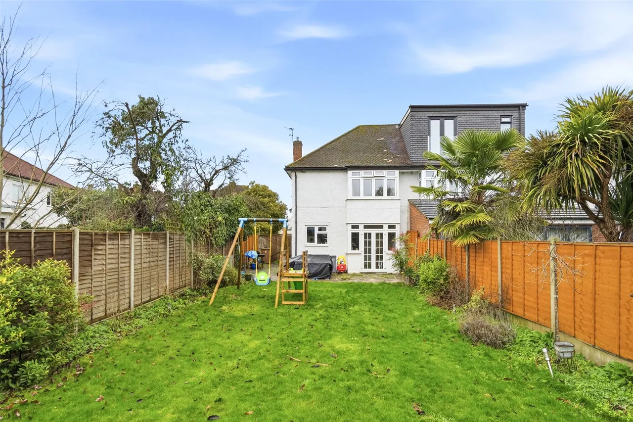 Lyndhurst Avenue, Sunbury, TW16 6QY, photo 10