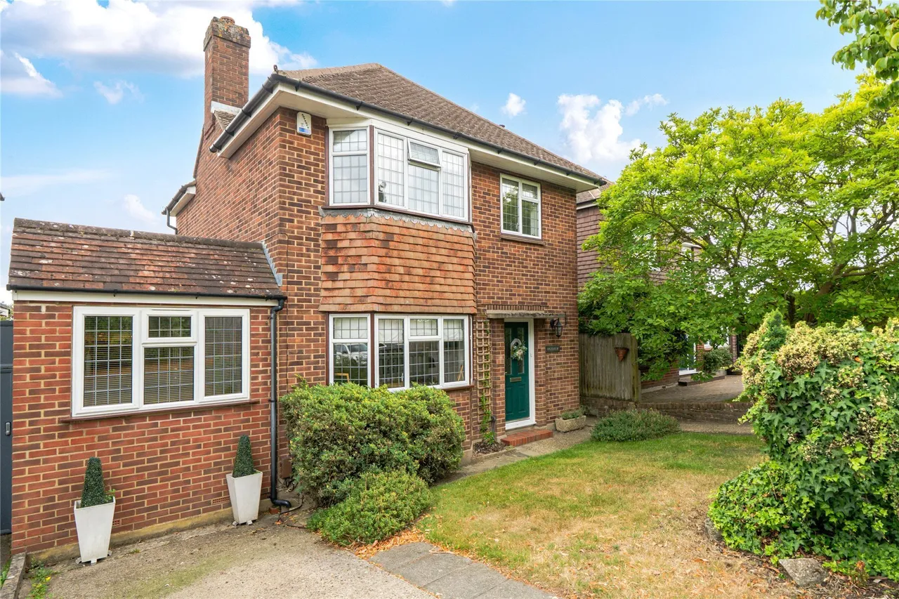 4 bed house for sale — Avebury Road, Orpington, BR6