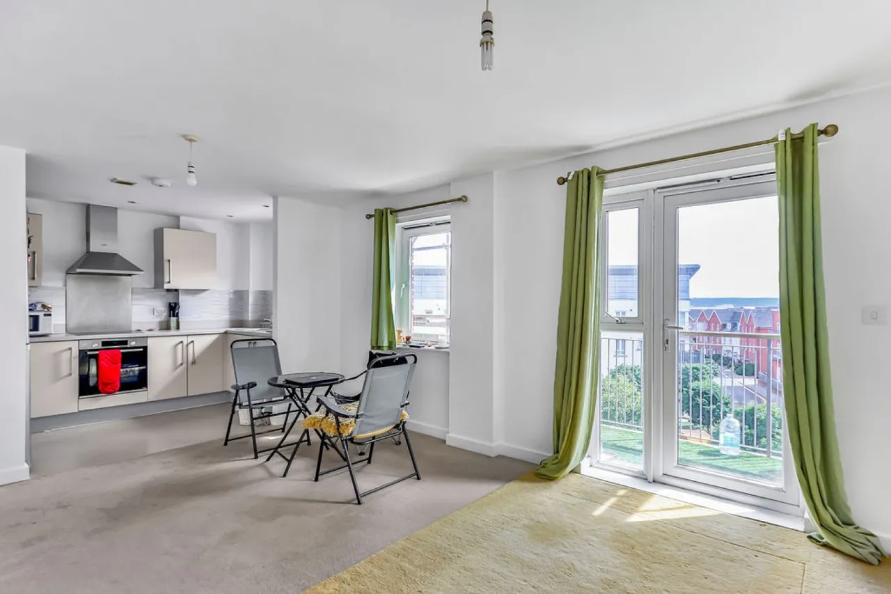Avenel Way , Poole, photo 5