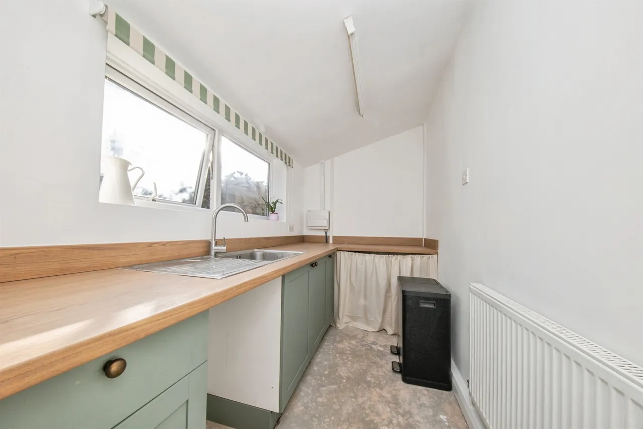 Main Road, Harwich, CO12, photo 13