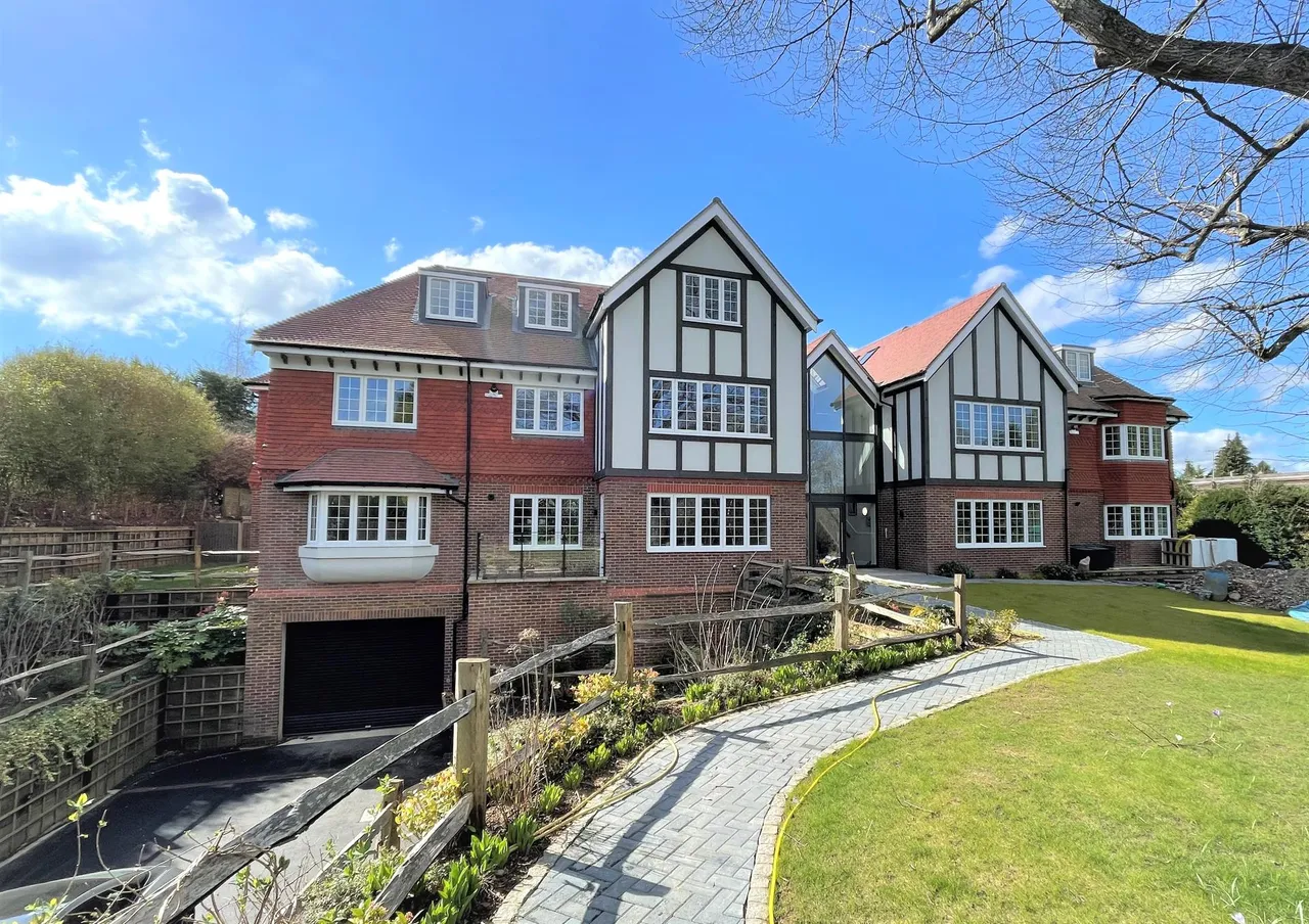 Waterhouse Lane, Kingswood, photo 31
