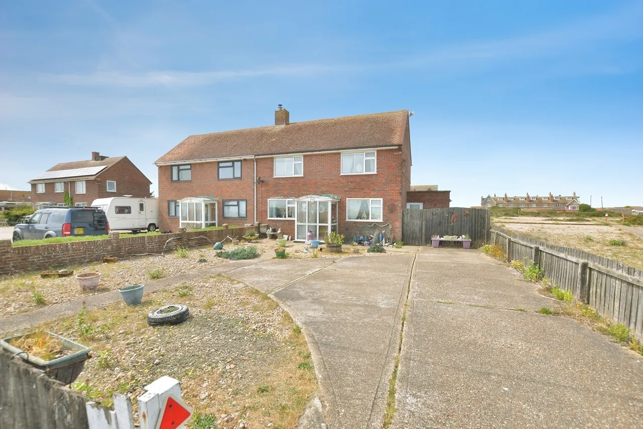 3 bed house for sale — Coast Drive, Lydd on Sea, Romney Marsh, Kent, TN29