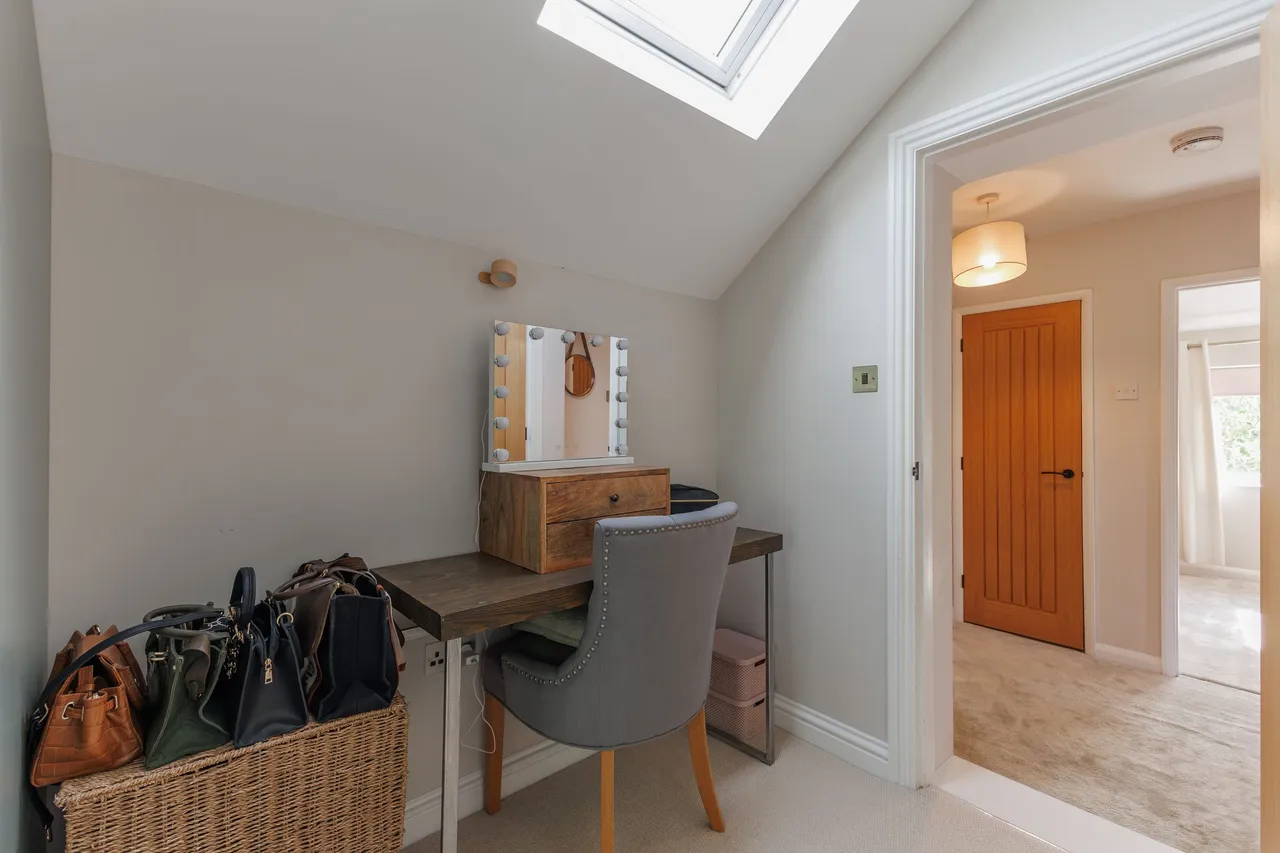 Main Street, Dumbleton, WR11, photo 21