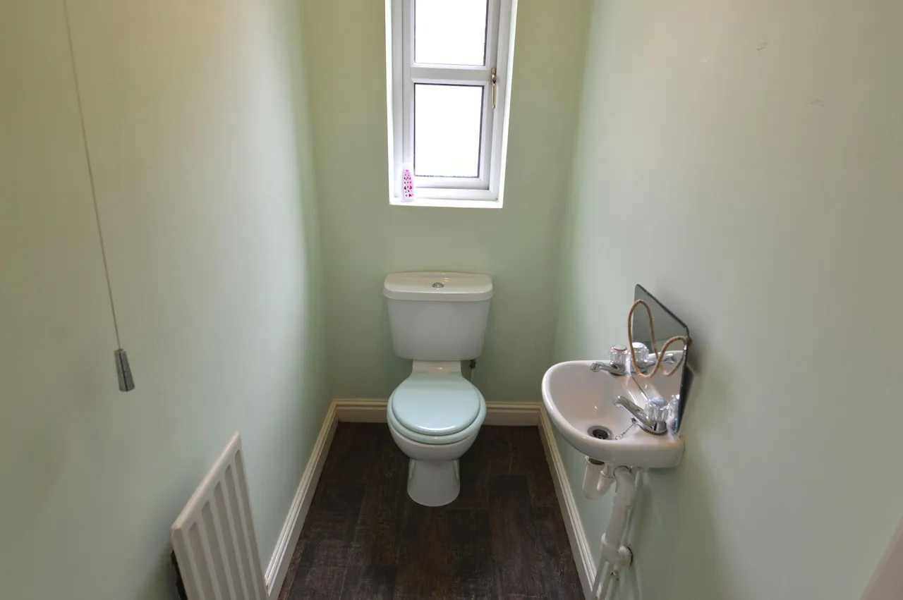 Bramble Close, Grimsby, Lincolnshire, DN31 2DB, photo 6