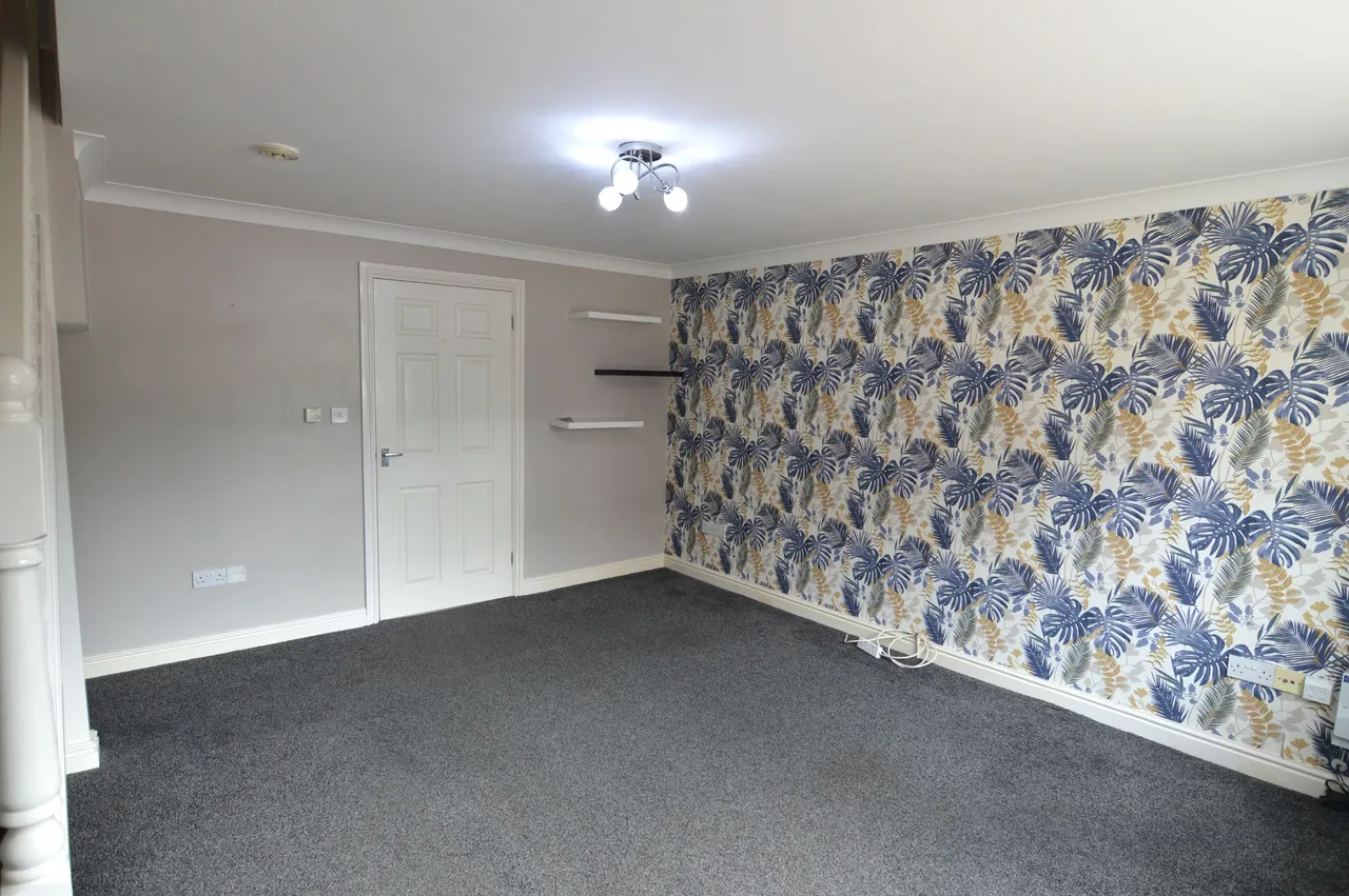 Bramble Close, Grimsby, Lincolnshire, DN31 2DB, photo 3