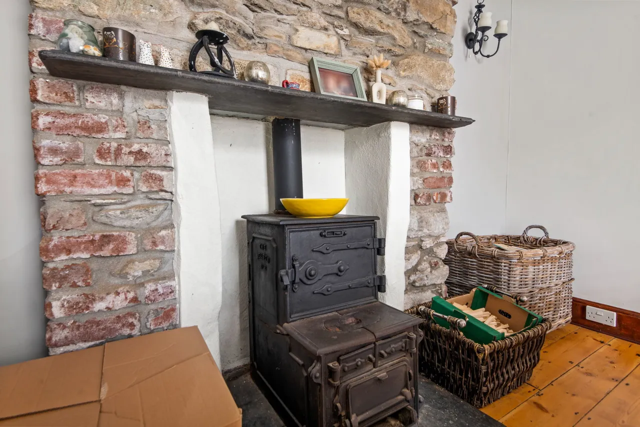 The Square, Saltash, PL12, photo 4